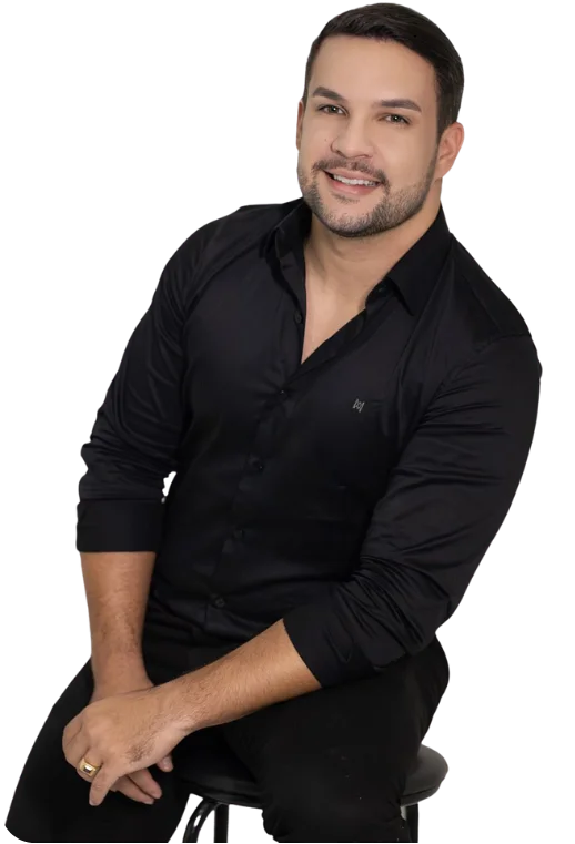 Dr. Ítalo Sena em atendimento